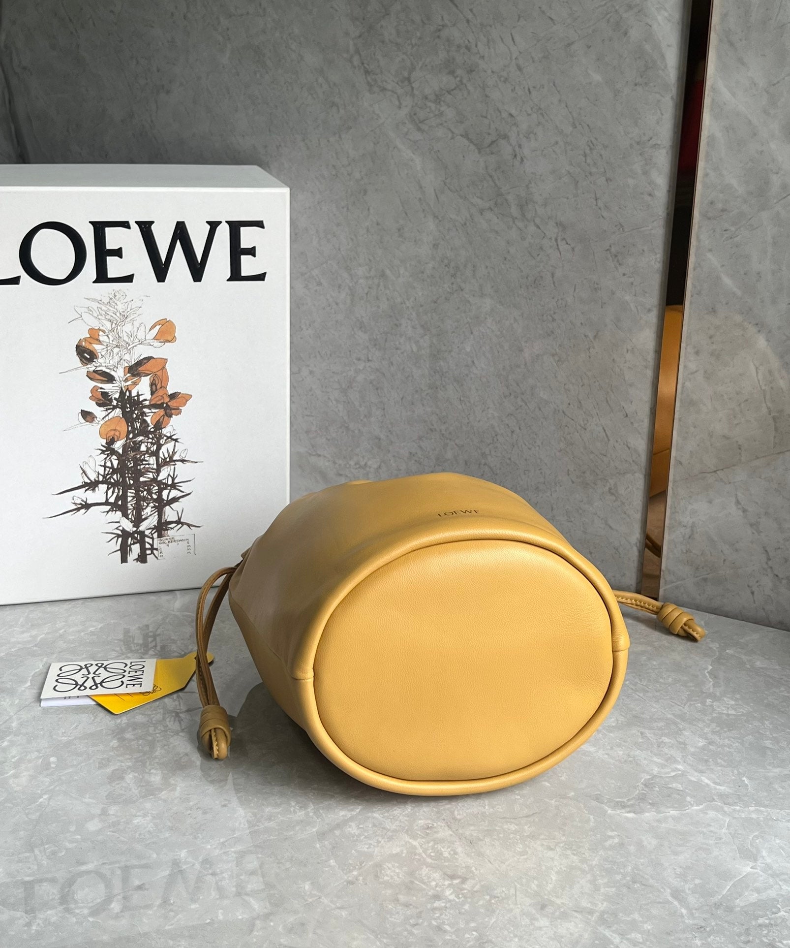 LOEWE LOE 32 FLAMENCO PURSE BUCKET IN SAHARA MELLOW NAPPA LAMBSKIN