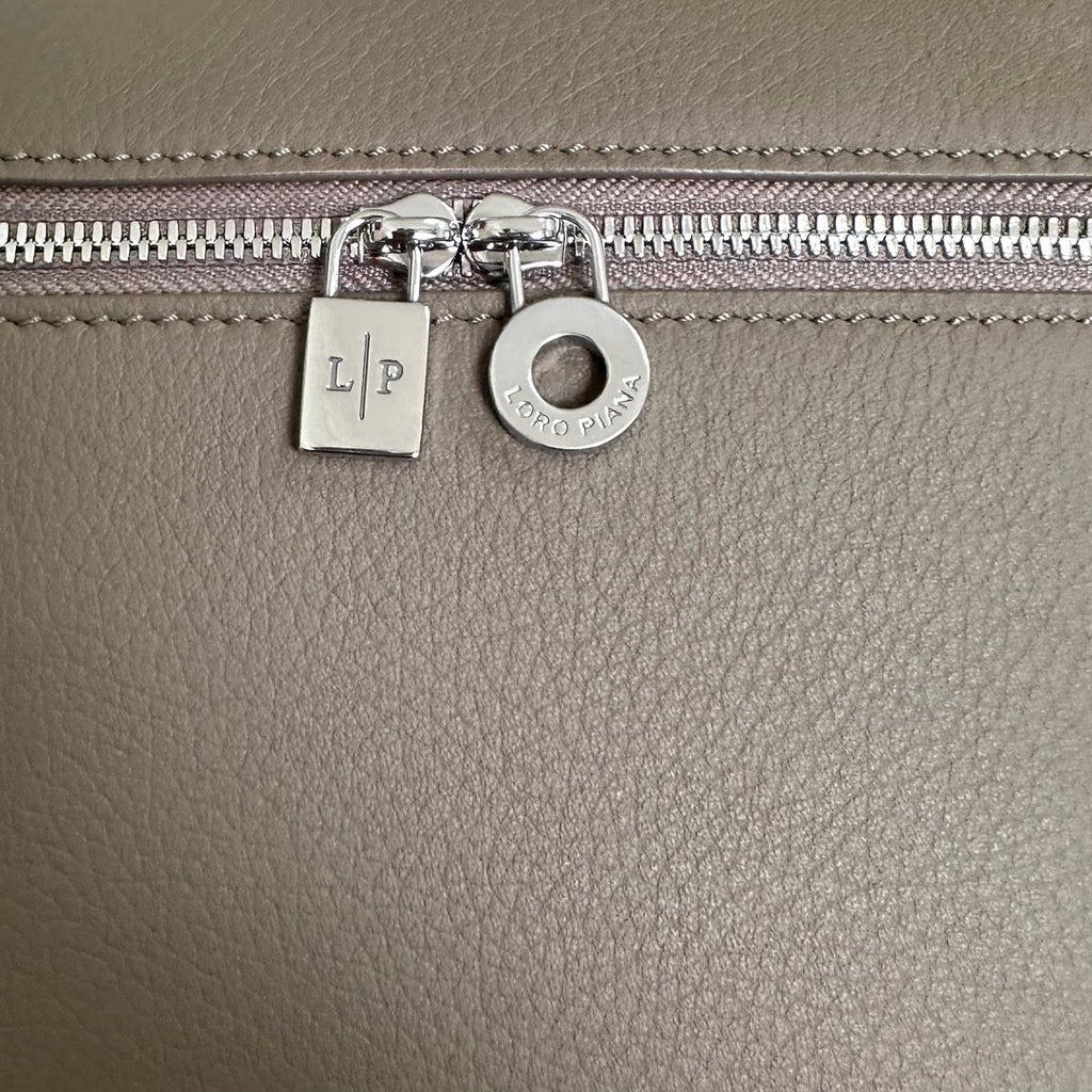 LORO PIANA EXTRA POCKET BACKPACK L23.5 IN WOOD BROWN CALFSKIN WITH SILVER HARDWARE