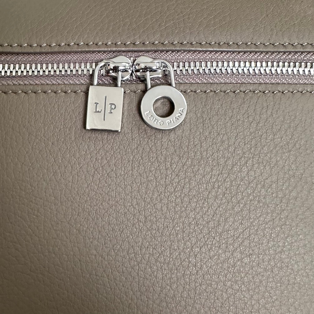 LORO PIANA EXTRA POCKET BACKPACK L23.5 IN WOOD BROWN CALFSKIN WITH SILVER HARDWARE