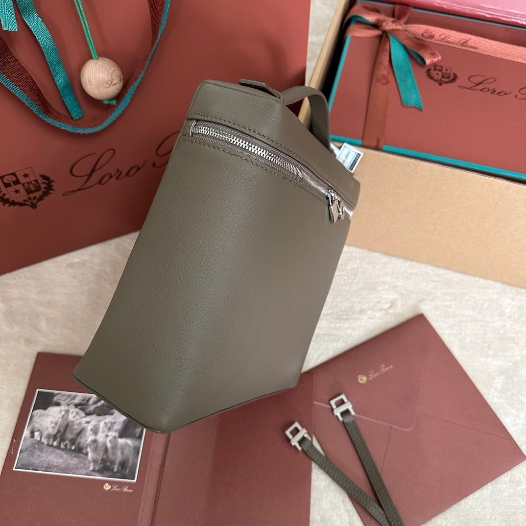 LORO PIANA EXTRA POCKET BACKPACK L23.5 IN WOOD BROWN CALFSKIN WITH SILVER HARDWARE