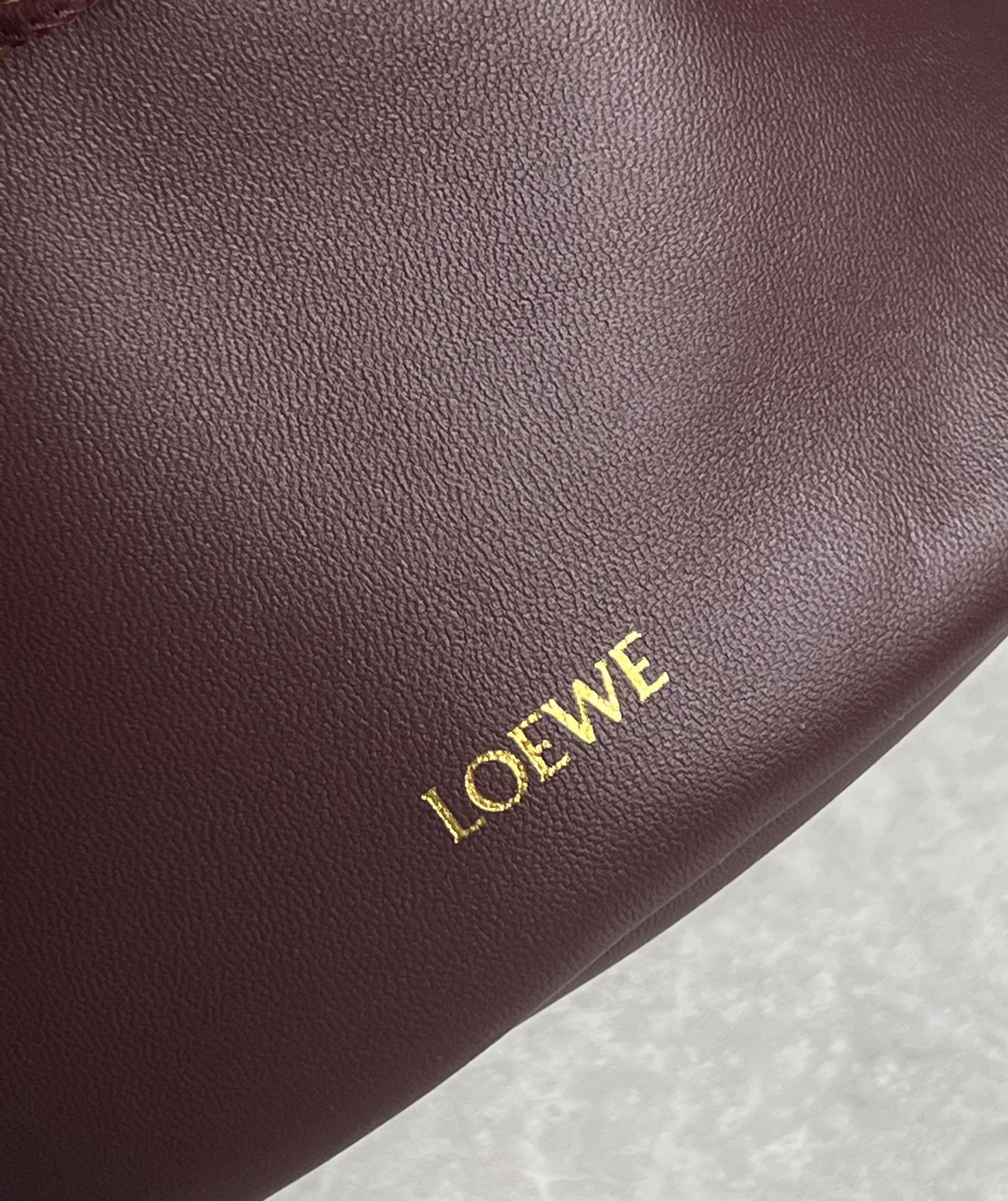 LOEWE LOE 32 FLAMENCO PURSE BUCKET IN DARK BURGUNDY MELLOW NAPPA LAMBSKIN