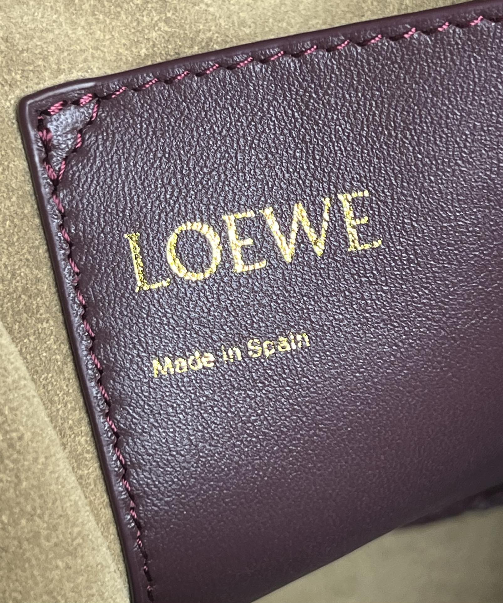 LOEWE LOE 32 FLAMENCO PURSE BUCKET IN DARK BURGUNDY MELLOW NAPPA LAMBSKIN