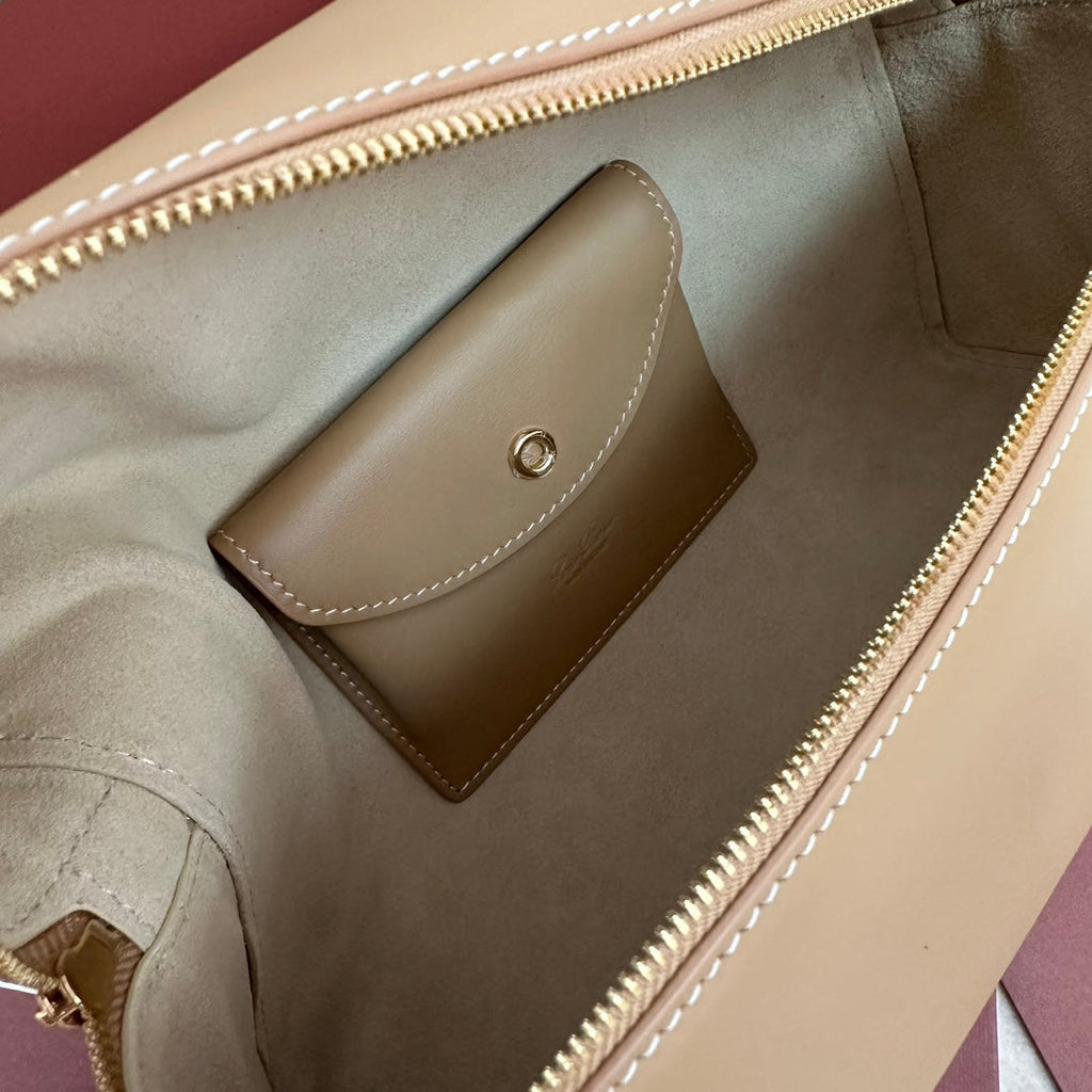LORO PIANA EXTRA BAG L27 IN PEANUT BROWN SMOOTH CALFSKIN WITH GOLD HARDWARE