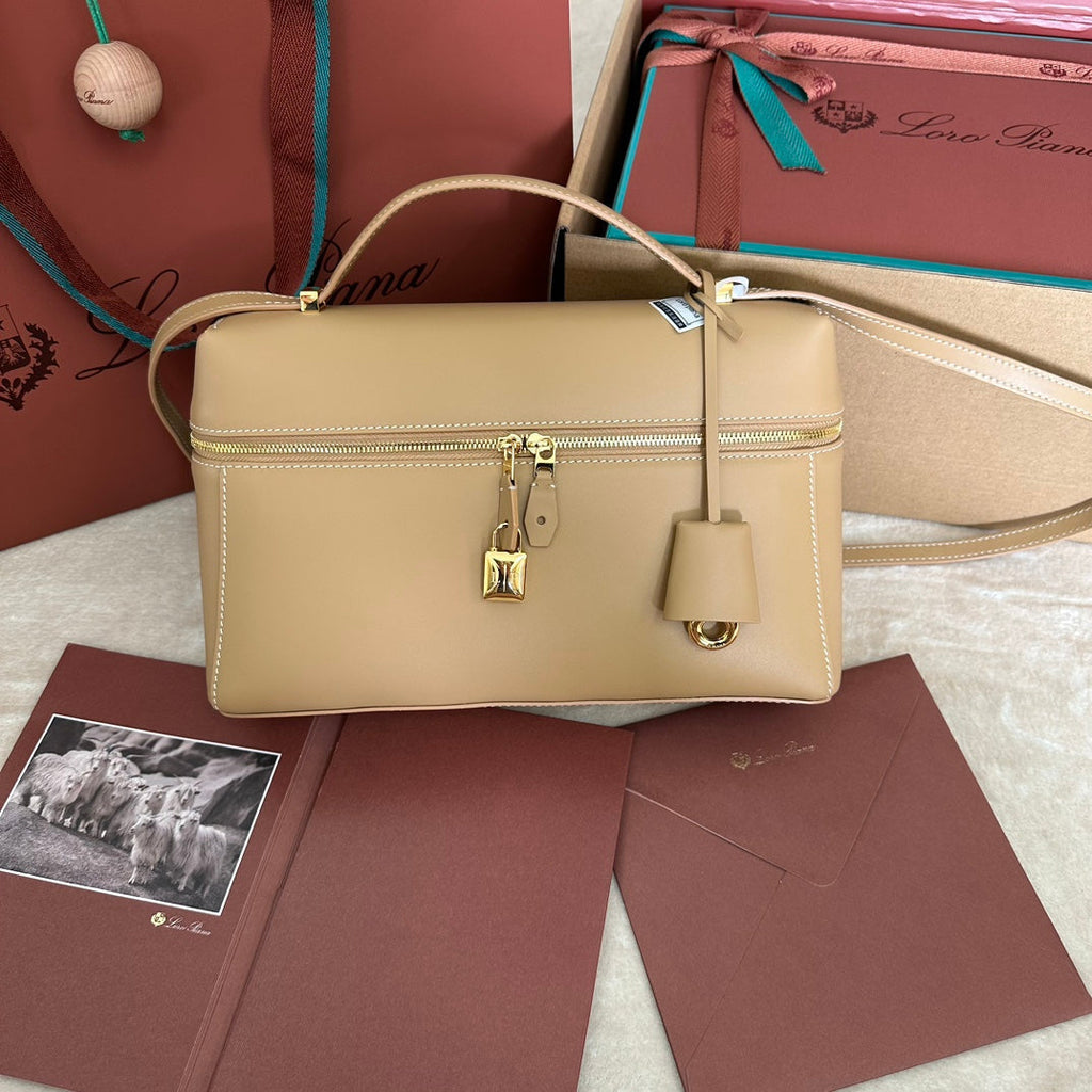 LORO PIANA EXTRA BAG L27 IN PEANUT BROWN SMOOTH CALFSKIN WITH GOLD HARDWARE