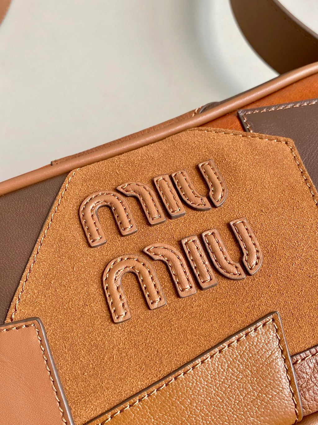 MIU MIU HOBO 24 BAG IN COGNAC LEATHER PATCHWORK
