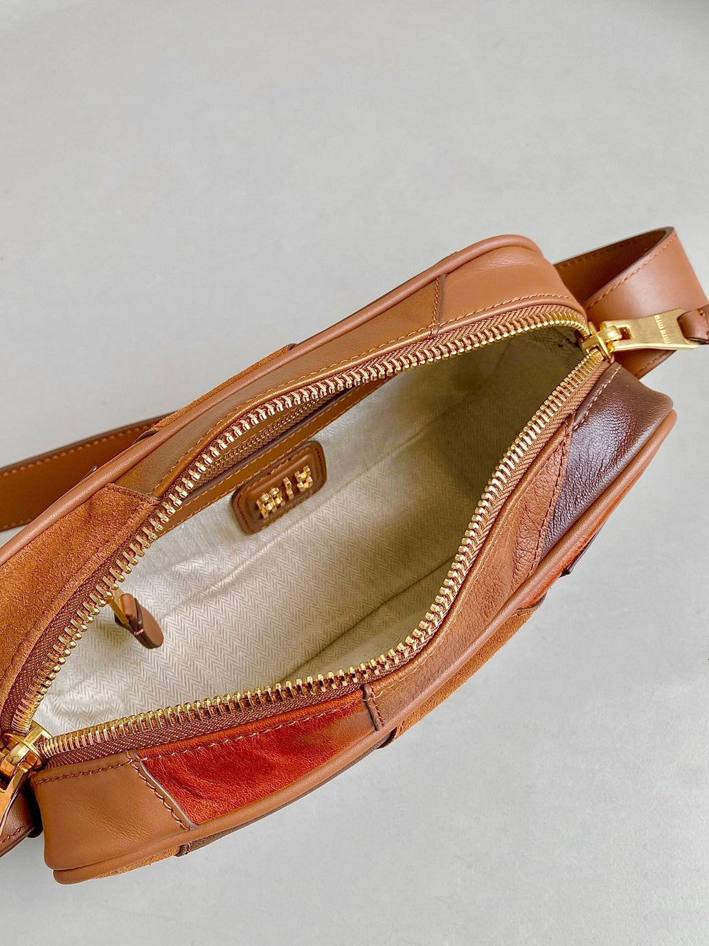 MIU MIU HOBO 24 BAG IN COGNAC LEATHER PATCHWORK
