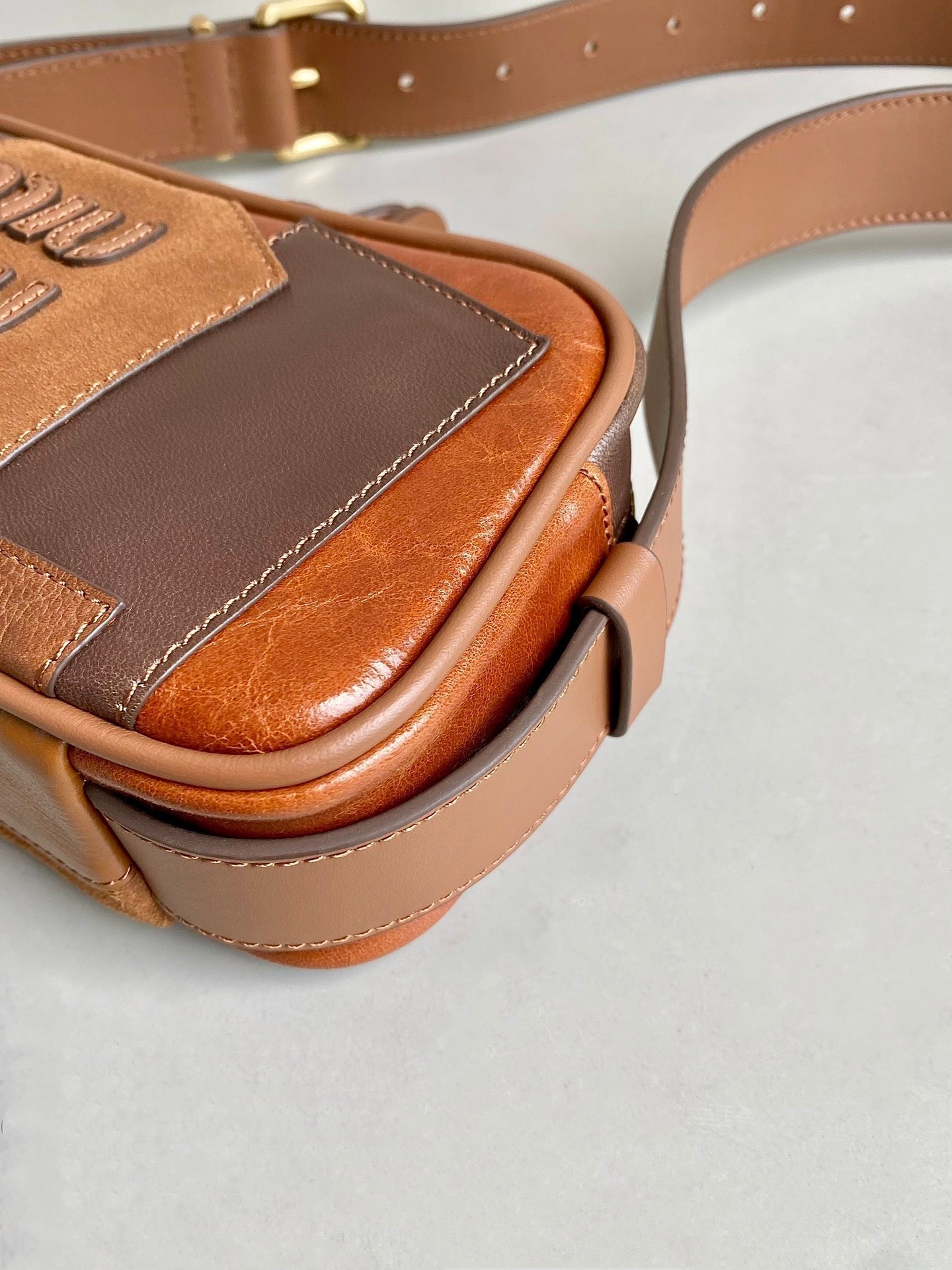 MIU MIU HOBO 24 BAG IN COGNAC LEATHER PATCHWORK