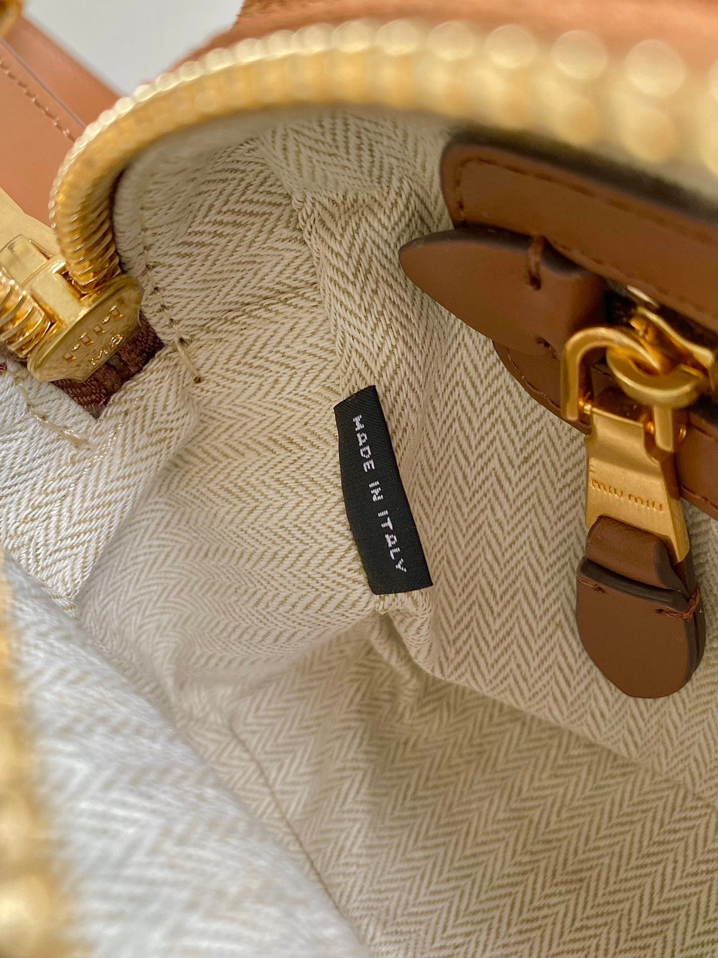 MIU MIU HOBO 24 BAG IN COGNAC LEATHER PATCHWORK