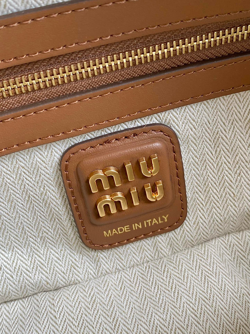MIU MIU HOBO 24 BAG IN COGNAC LEATHER PATCHWORK