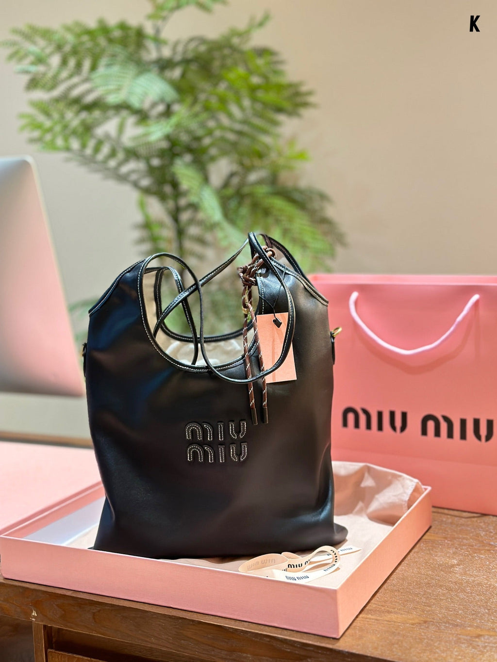 MIU MIU TOTE 30 HANDBAG IN BLACK CALFSKIN