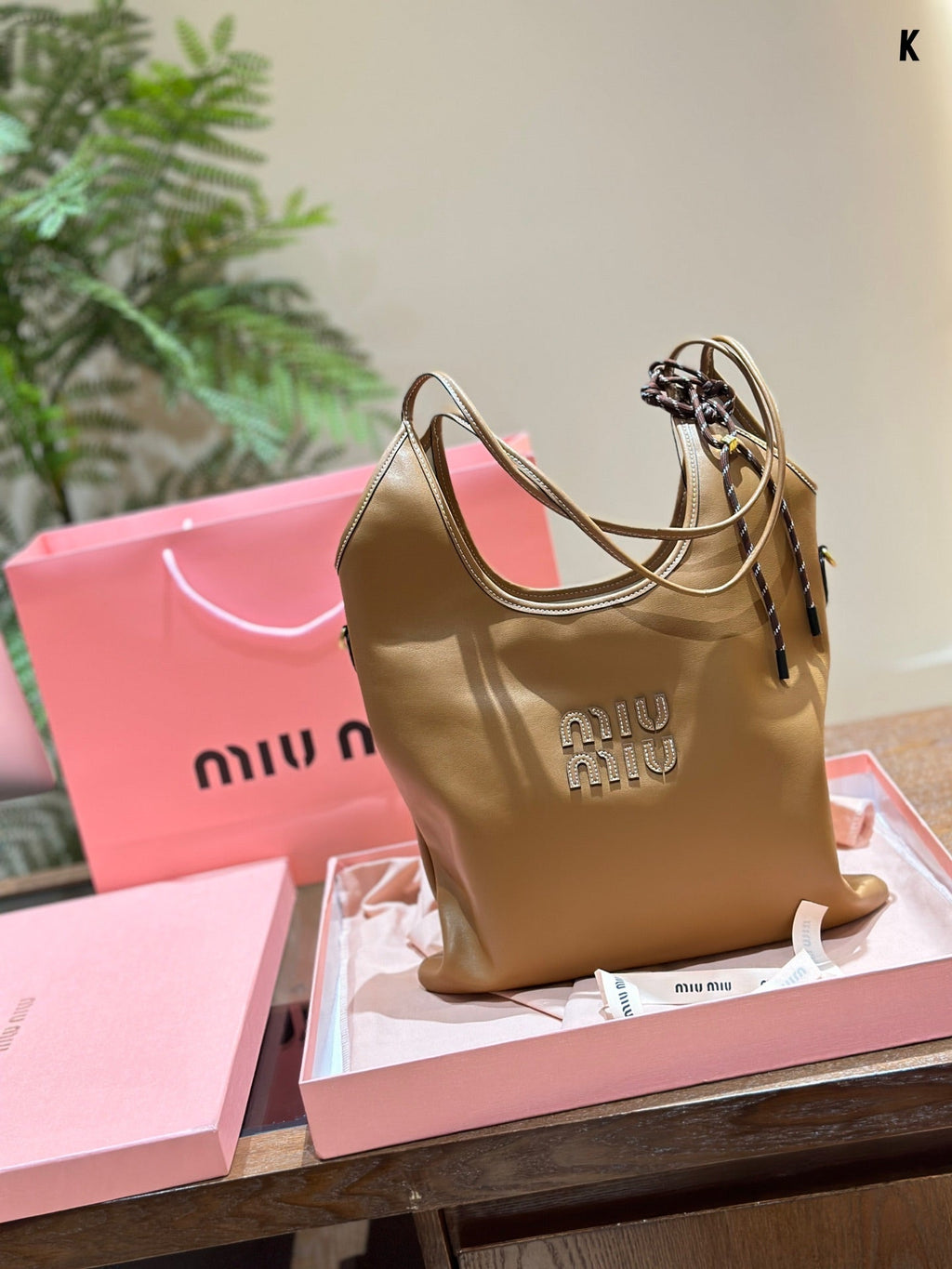 MIU MIU TOTE 30 BAG IN CARAMEL BROWN CALFSKIN