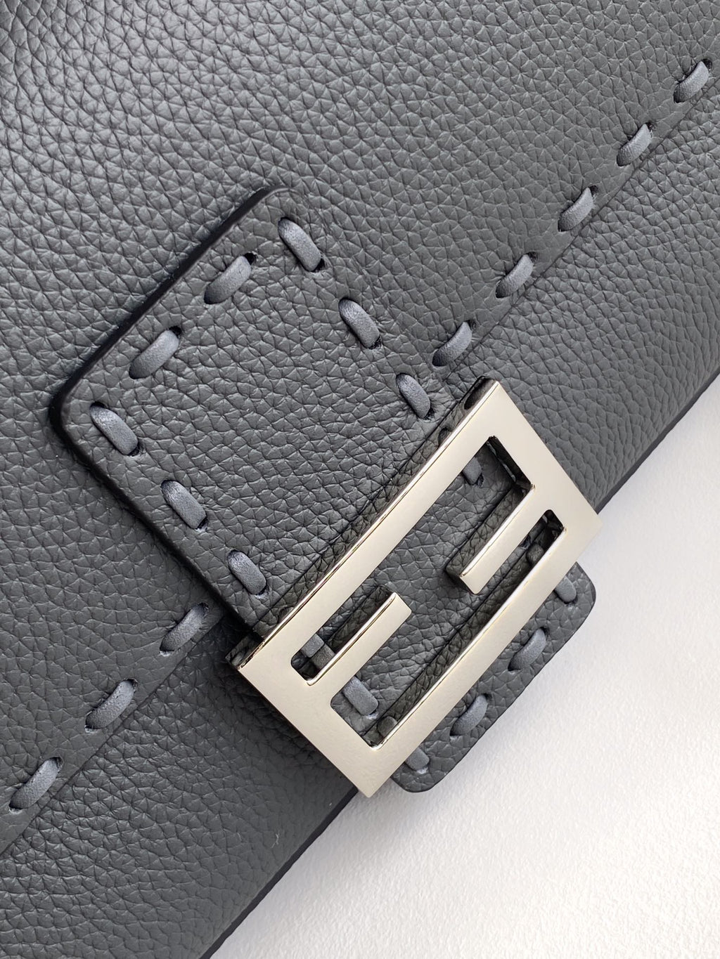 FENDI Fend Baguette 27 Bag Black Calfskin Shw