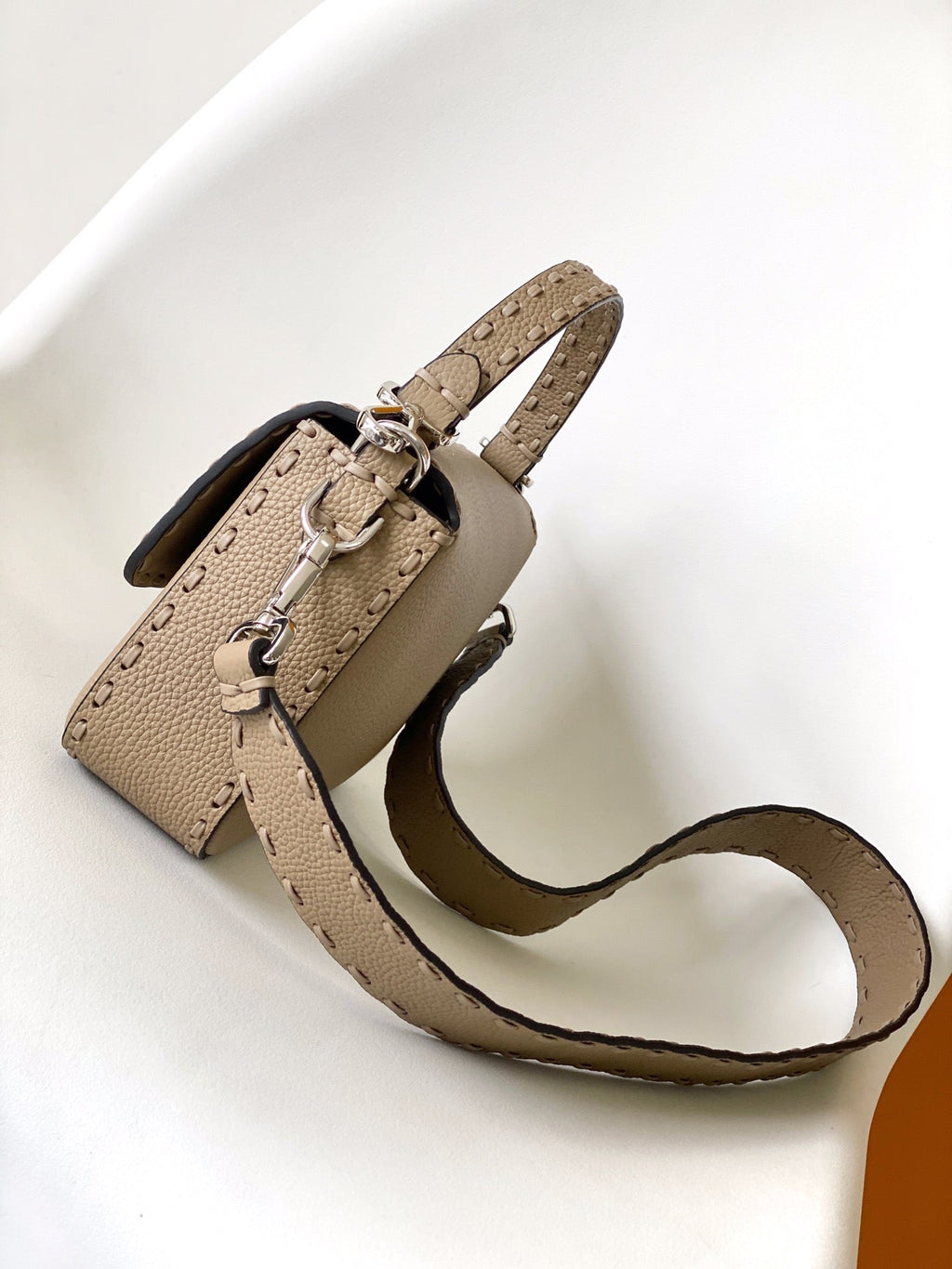 FENDI Fend Baguette 27 Bag Brown Calfskin Shw