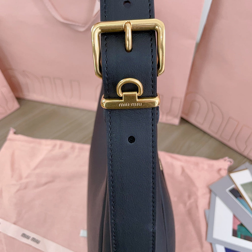 MIU MIU HOBO BAG 27 IN BLACK CALFSKIN
