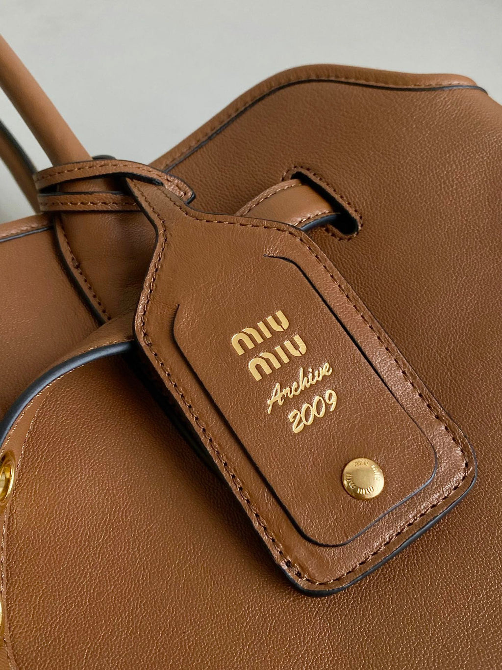 MIU MIU LARGE HANDBAG 40 IN CINNAMON BROWN CALFSKIN