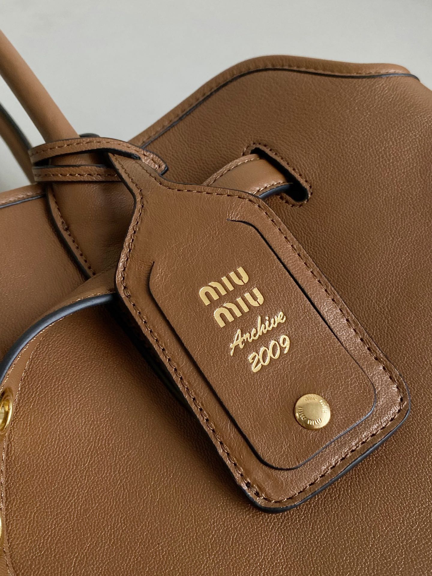MIU MIU LARGE HANDBAG 40 IN CINNAMON BROWN CALFSKIN