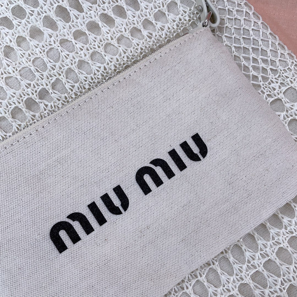 MIU MIU IVY TOTE BAG 40 IN WHITE MESH