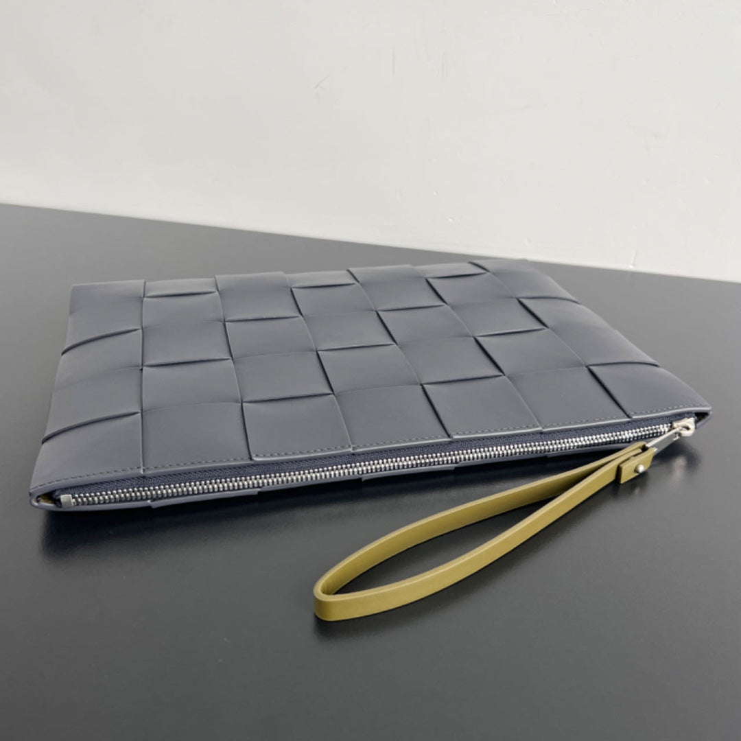 BOTTEGA VENETA LARGE CASSETTE POUCH 35 IN TROUT GRAY CALFSKIN