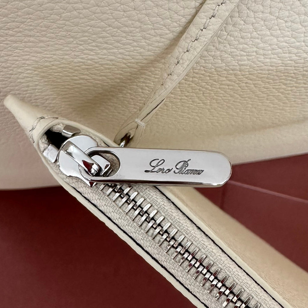 LORO PIANA MEDIUM 36 BAG IN WHITE CALFSKIN WITH SILVER HARDWARE