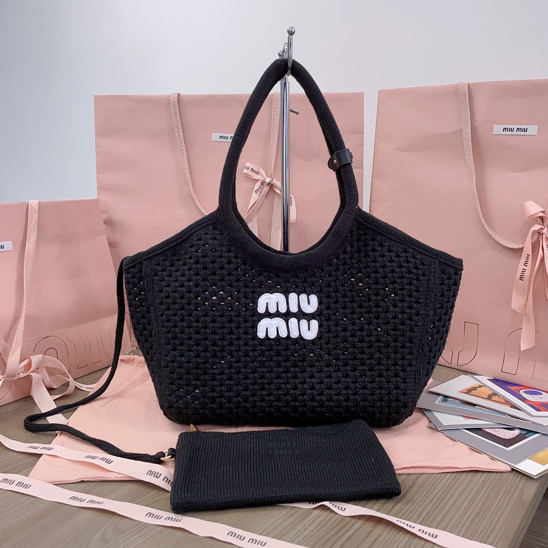 MIU MIU HOLLOW KNITTED SHOPPING BAG 28 IN BLACK MIX WHITE WOOL