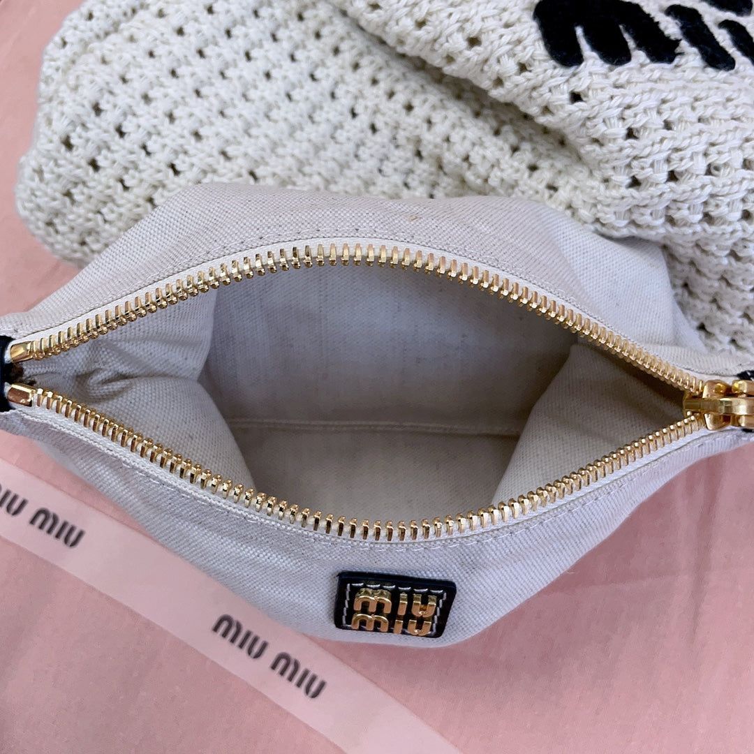MIU MIU HOLLOW KNITTED TOTE BAG 40 IN WHITE MIX BLACK WOVEN FABRIC