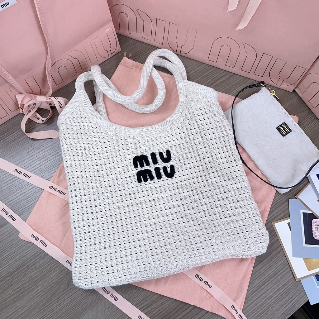 MIU MIU HOLLOW KNITTED TOTE BAG 40 IN WHITE MIX BLACK WOVEN FABRIC