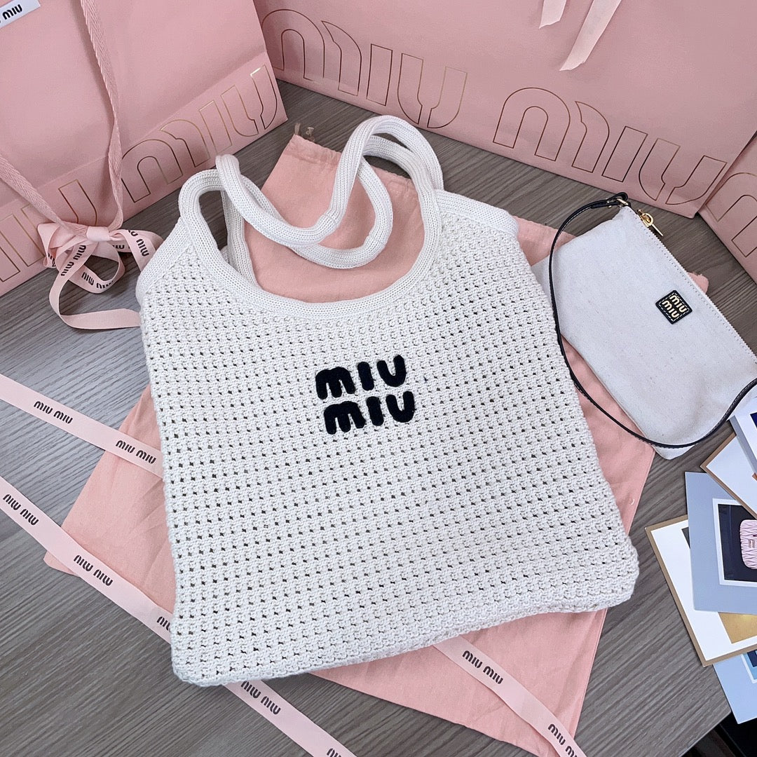 MIU MIU HOLLOW KNITTED TOTE BAG 40 IN WHITE MIX BLACK WOVEN FABRIC