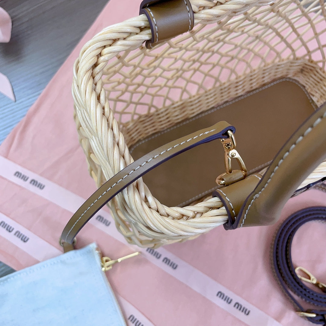 MIU MIU WOVEN HOLLOW BAG 24 IN BEIGE RATTAN AND BROWN CALFSKIN TRIM