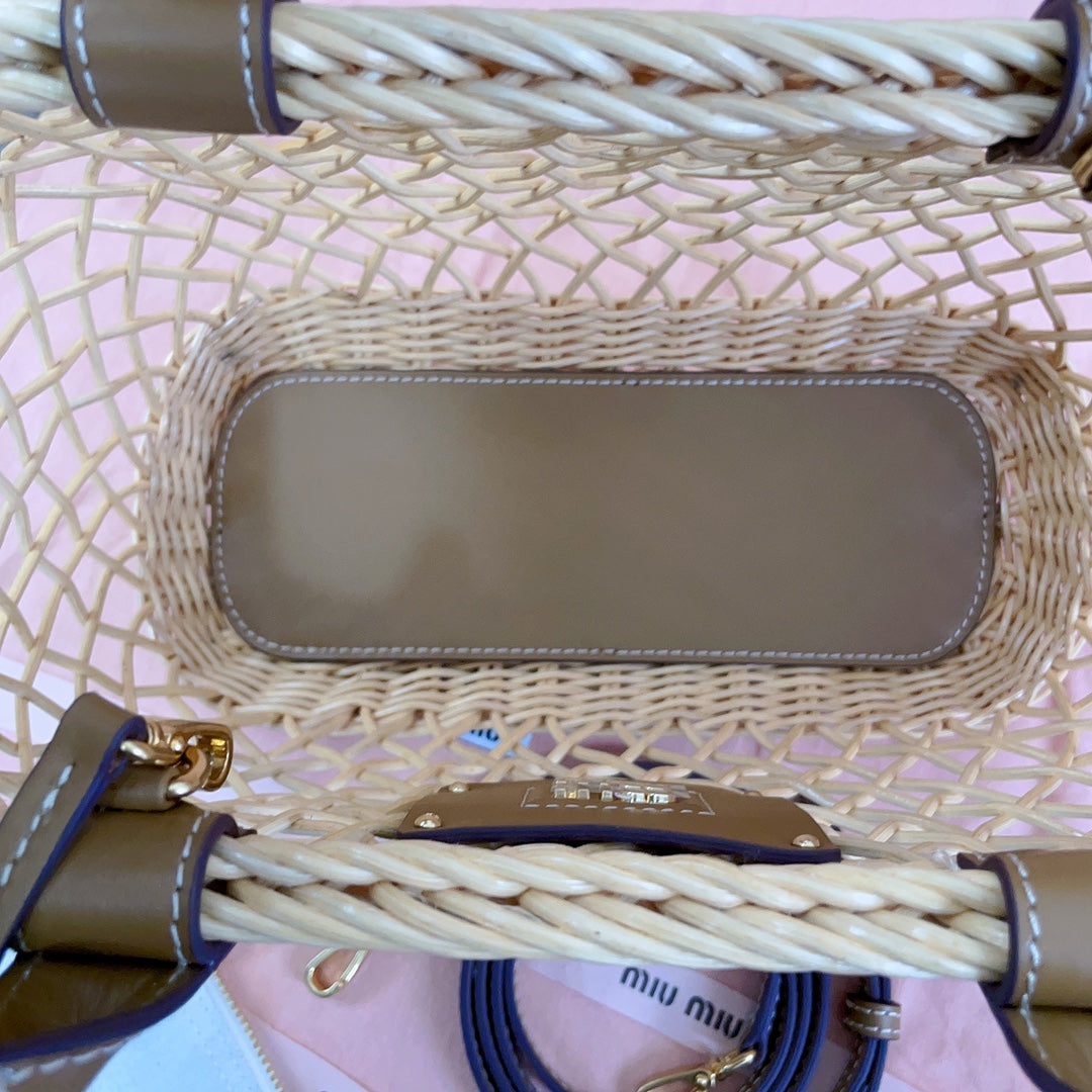 MIU MIU WOVEN HOLLOW BAG 24 IN BEIGE RATTAN AND BROWN CALFSKIN TRIM