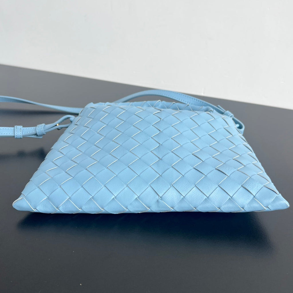 BOTTEGA VENETA MINI HOP 25 IN SKY BLUE CALFSKIN