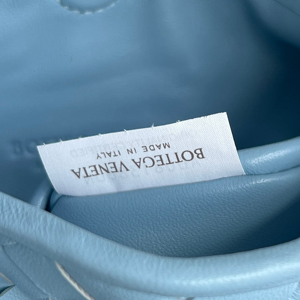 BOTTEGA VENETA MINI HOP 25 IN SKY BLUE CALFSKIN