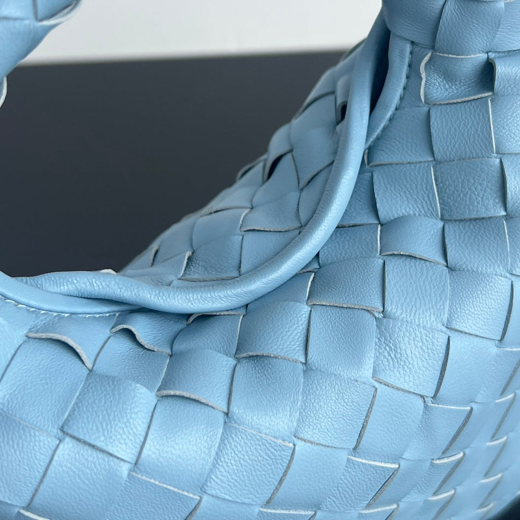 BOTTEGA VENETA MINI HOP 25 IN SKY BLUE CALFSKIN