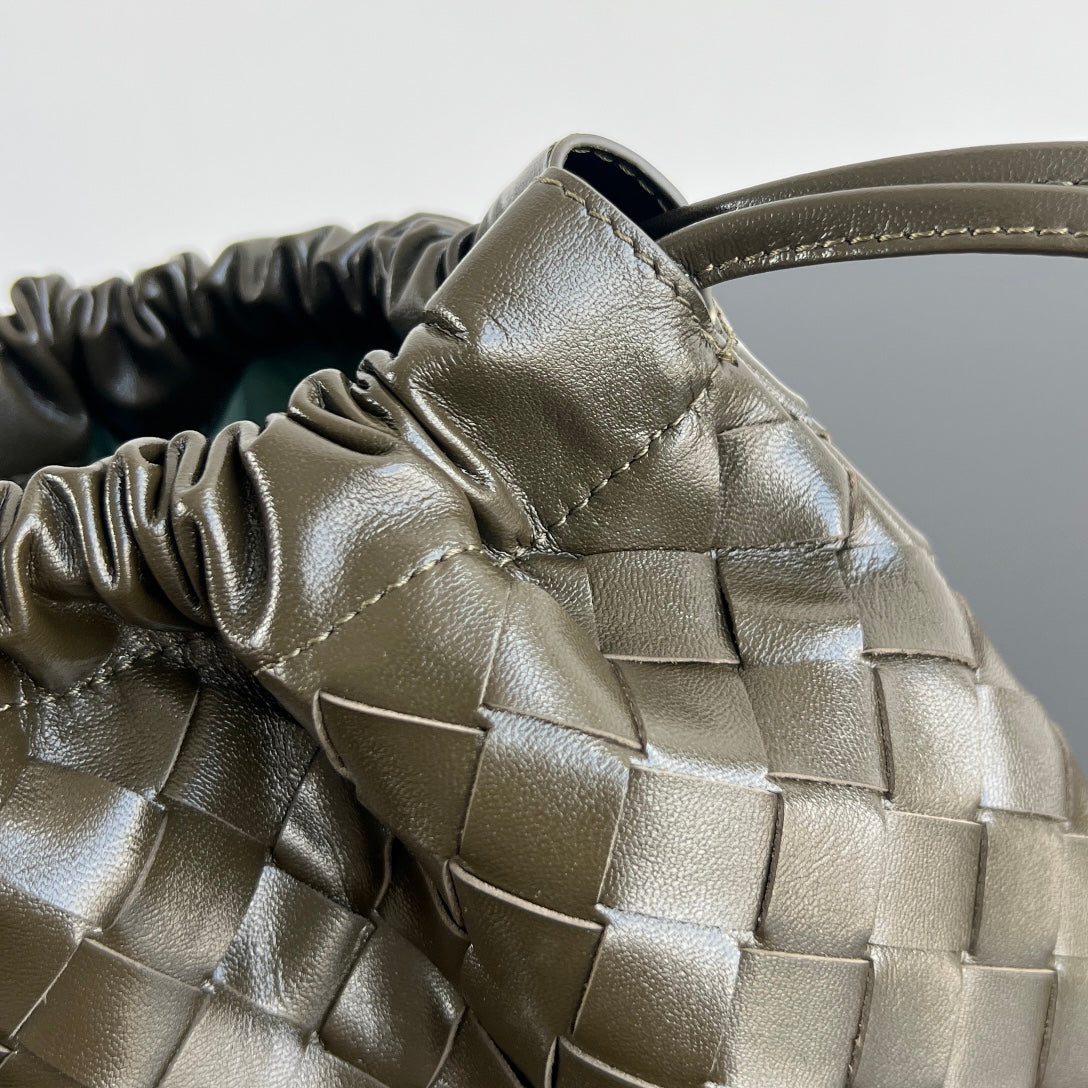 BOTTEGA VENETA DUSTBAG MEDIUM 32 IN ARMY GREEN CALFSKIN