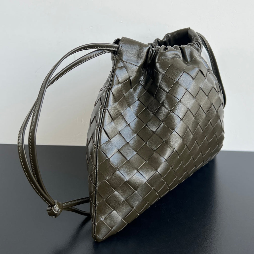 BOTTEGA VENETA DUSTBAG MEDIUM 32 IN ARMY GREEN CALFSKIN