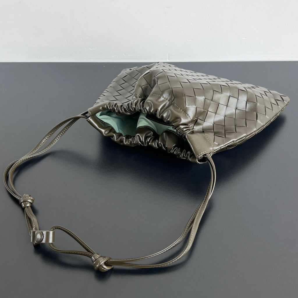 BOTTEGA VENETA DUSTBAG MEDIUM 32 IN ARMY GREEN CALFSKIN