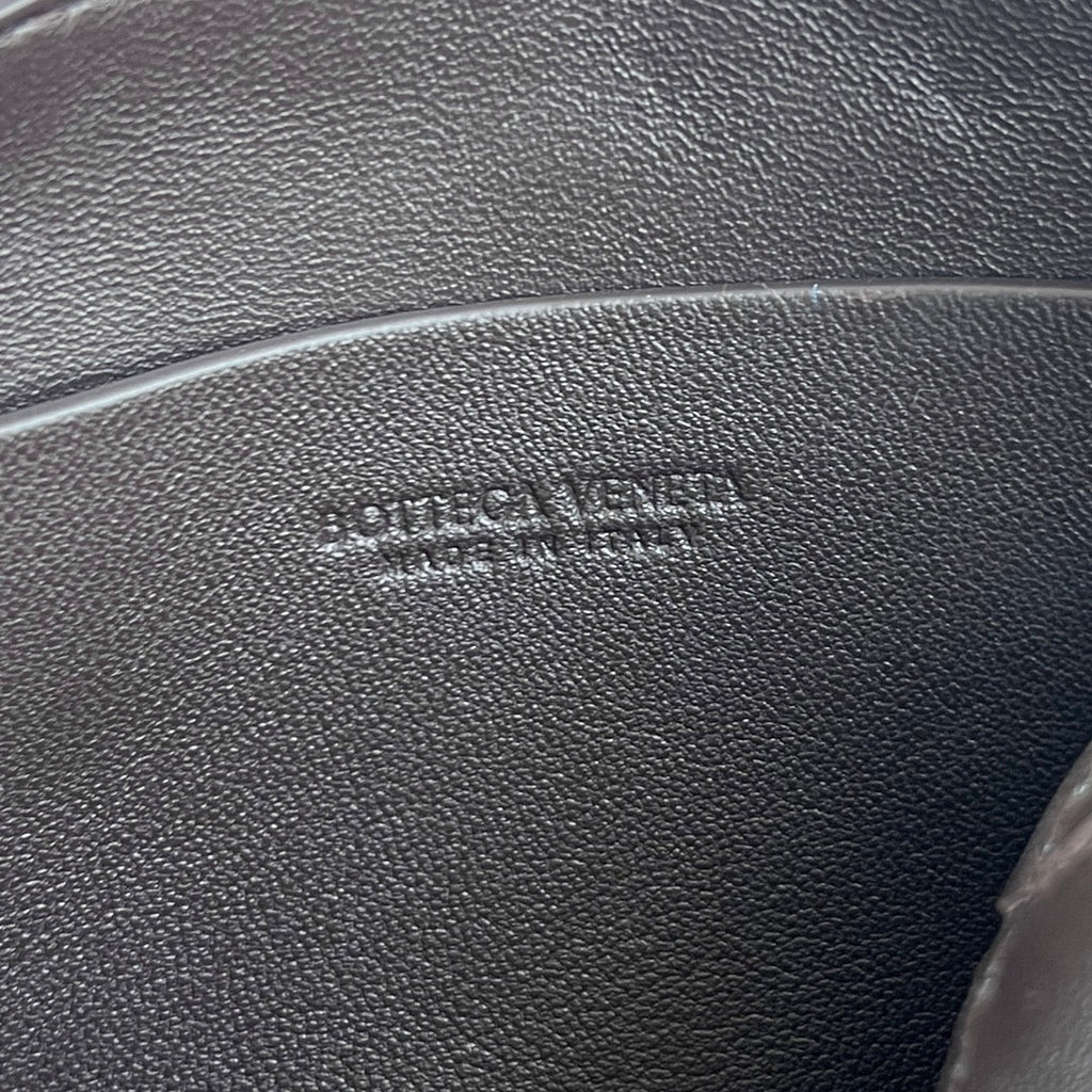 BOTTEGA VENETA CONCERT POUCH 18 IN FONDANT LAMBSKIN