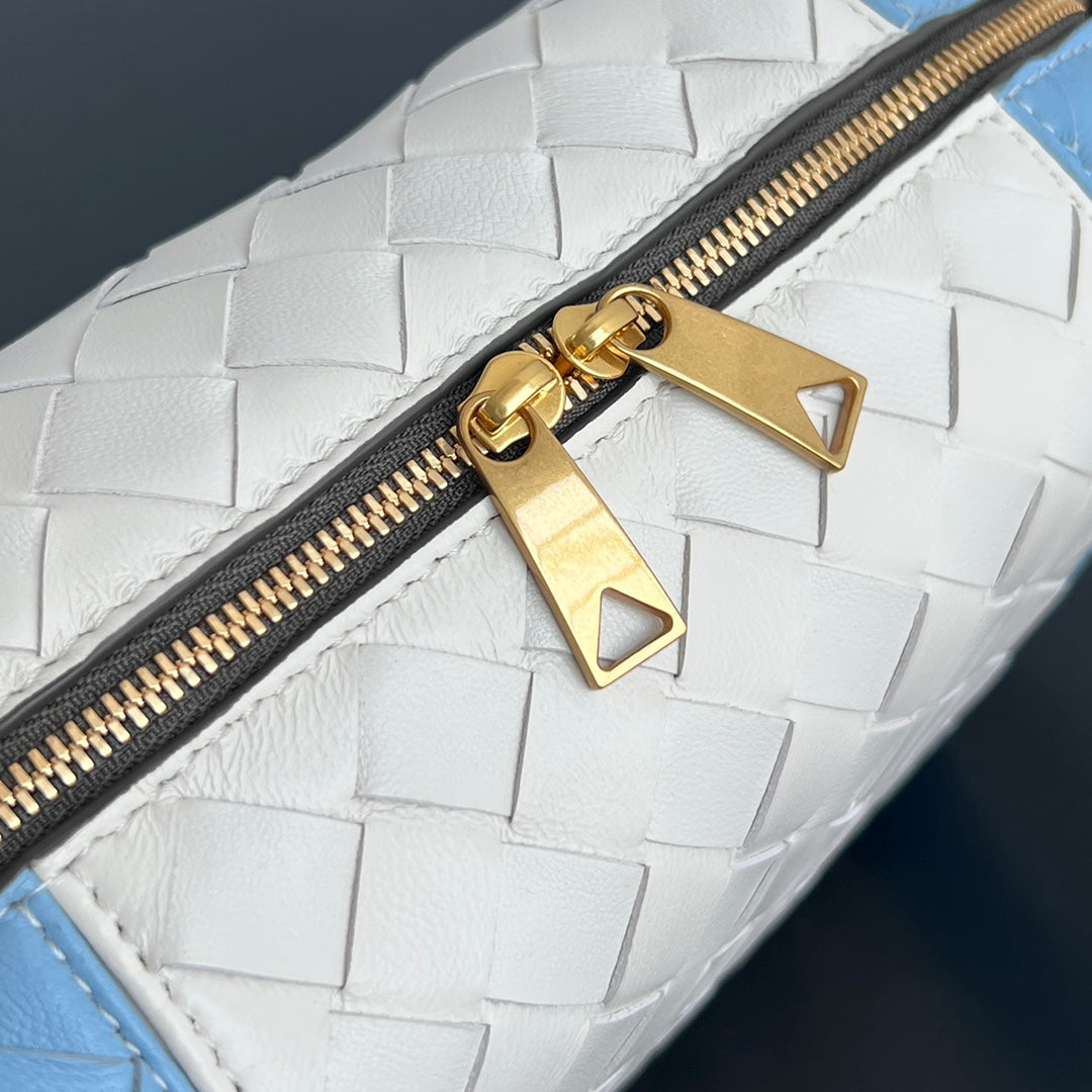 BOTTEGA VENETA SMALL LOOP 22 IN SKY BLUE MIX WHITE CALFSKIN