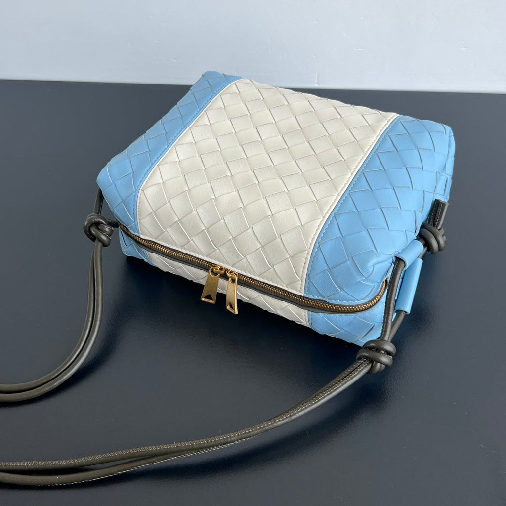 BOTTEGA VENETA SMALL LOOP 22 IN SKY BLUE MIX WHITE CALFSKIN