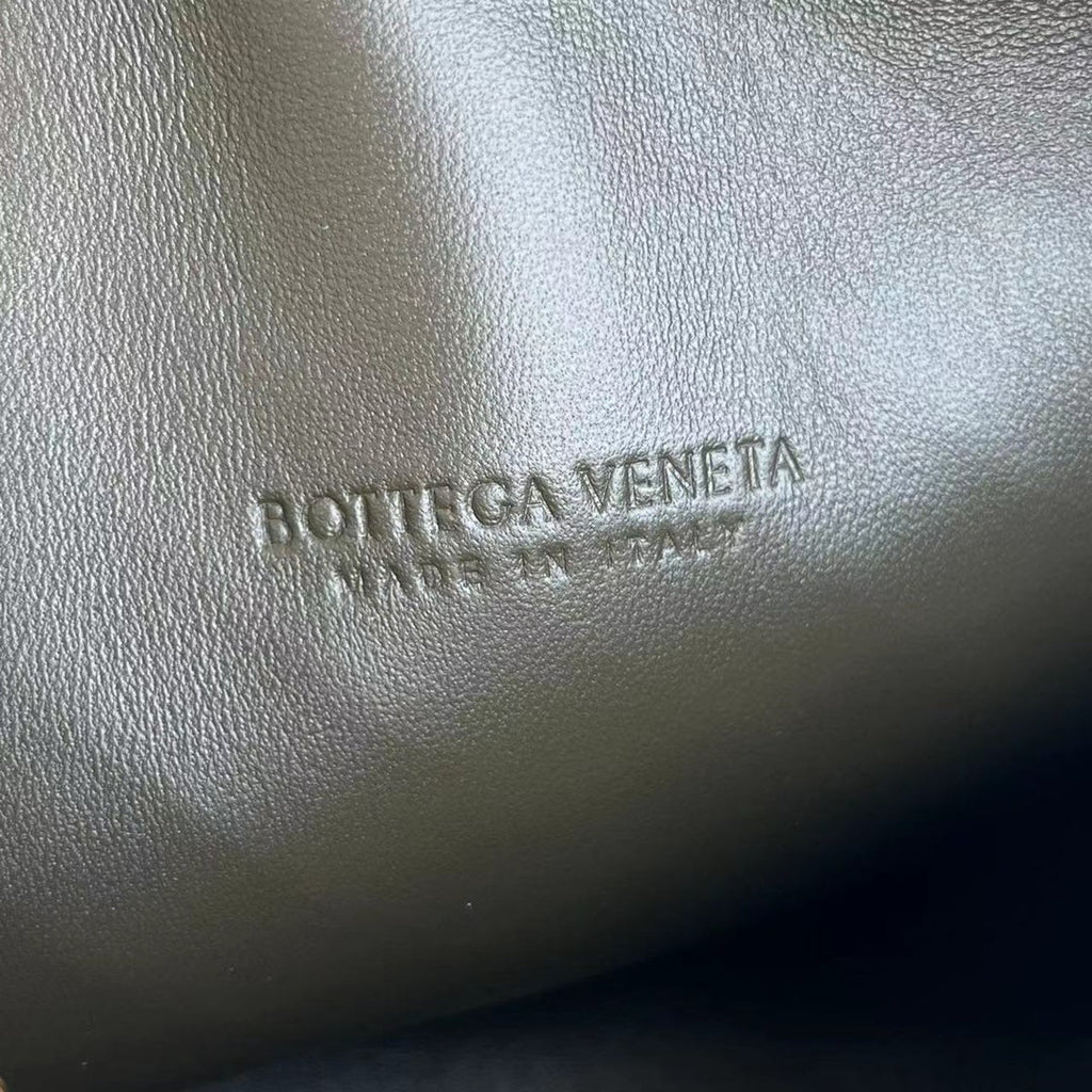 BOTTEGA VENETA SMALL LOOP 22 IN SKY BLUE MIX WHITE CALFSKIN