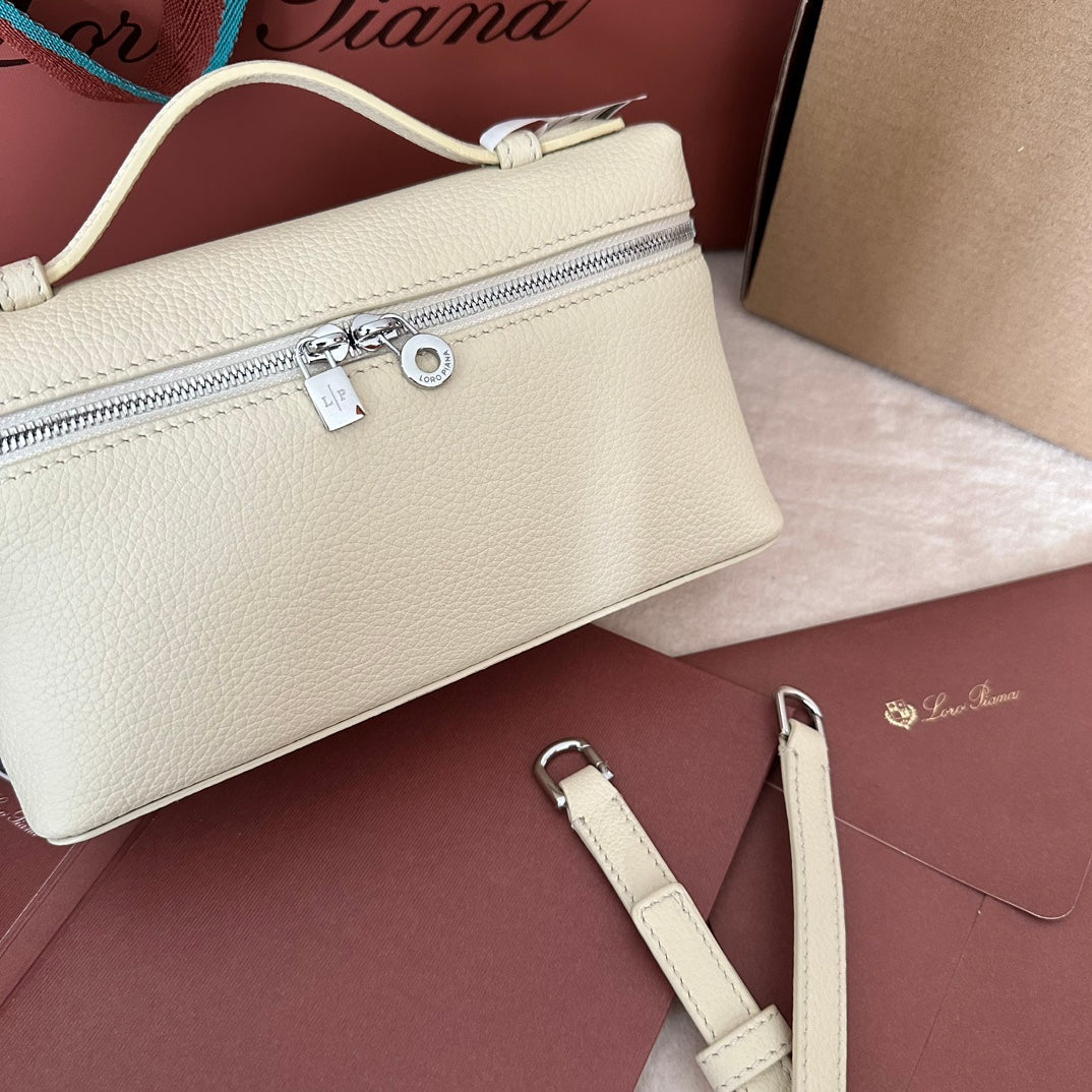LORO PIANA EXTRA POCKET L19 IN BISQUE BEIGE CALFSKIN WITH SILVER HARDWARE
