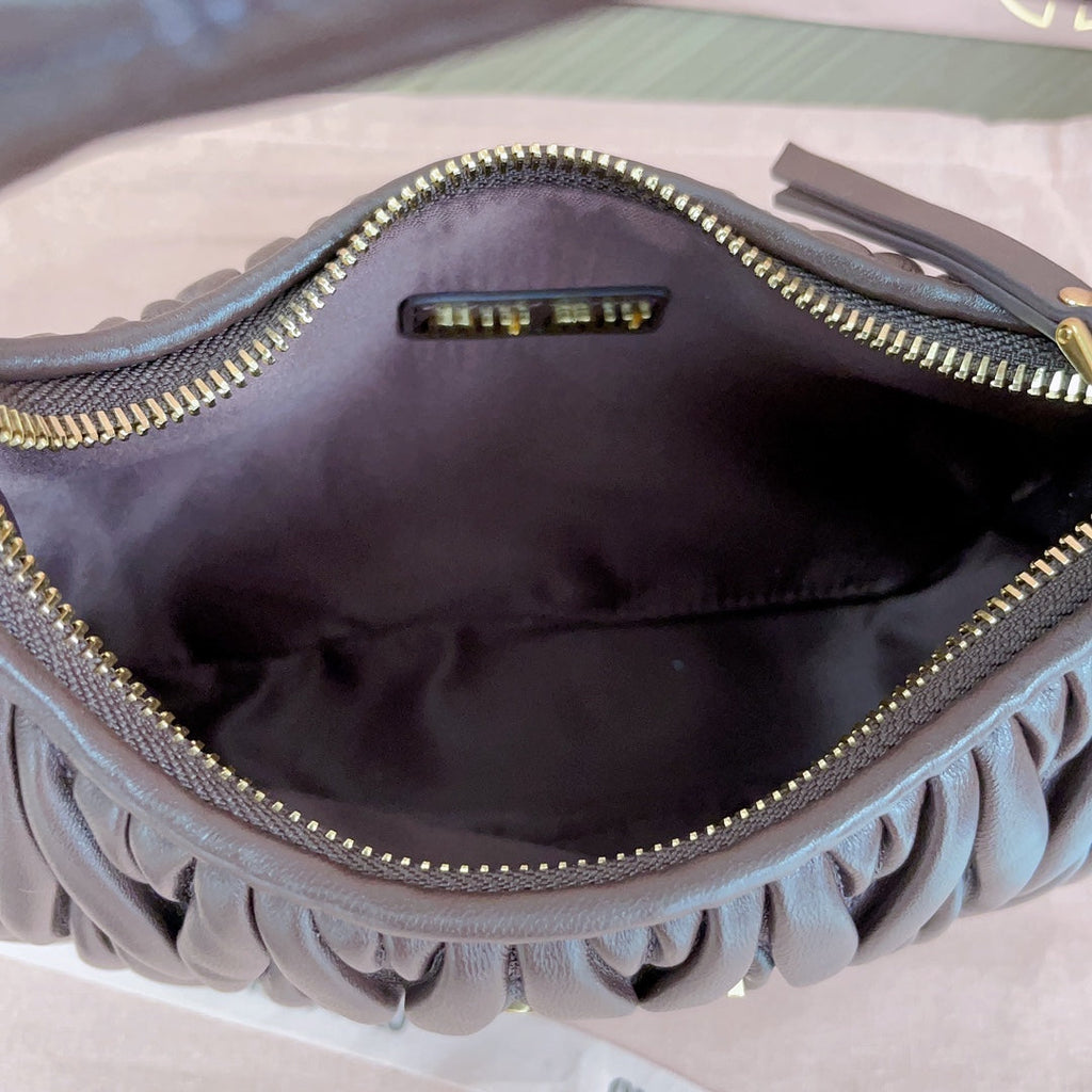 MIU MIU WANDER HANDBAG 23 IN CHESTNUT BROWN LAMBSKIN