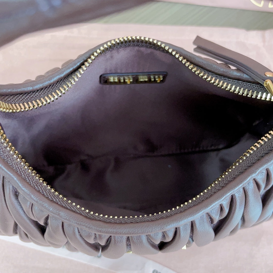 MIU MIU WANDER HANDBAG 23 IN CHESTNUT BROWN LAMBSKIN