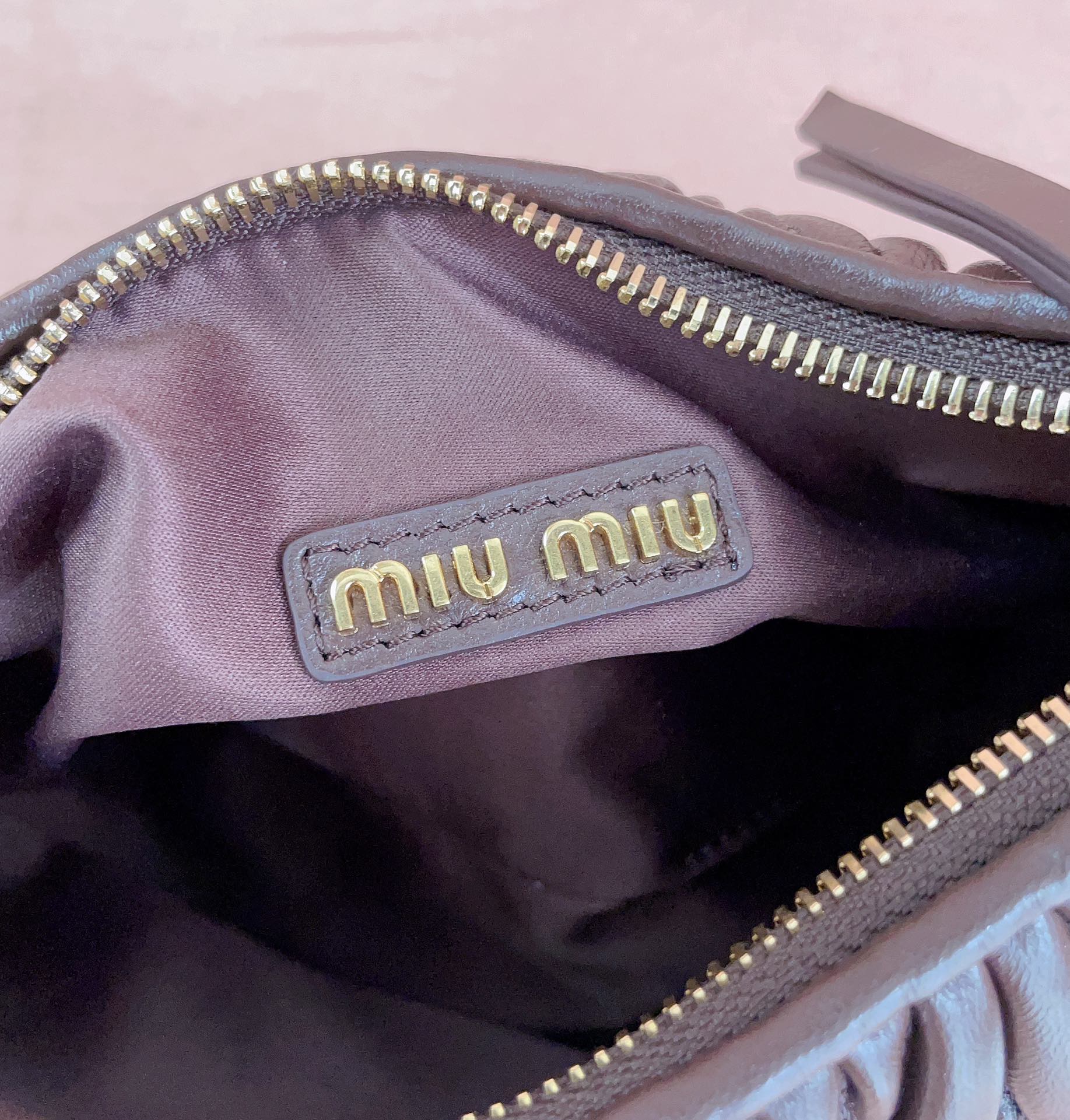 MIU MIU WANDER HANDBAG 23 IN CHESTNUT BROWN LAMBSKIN