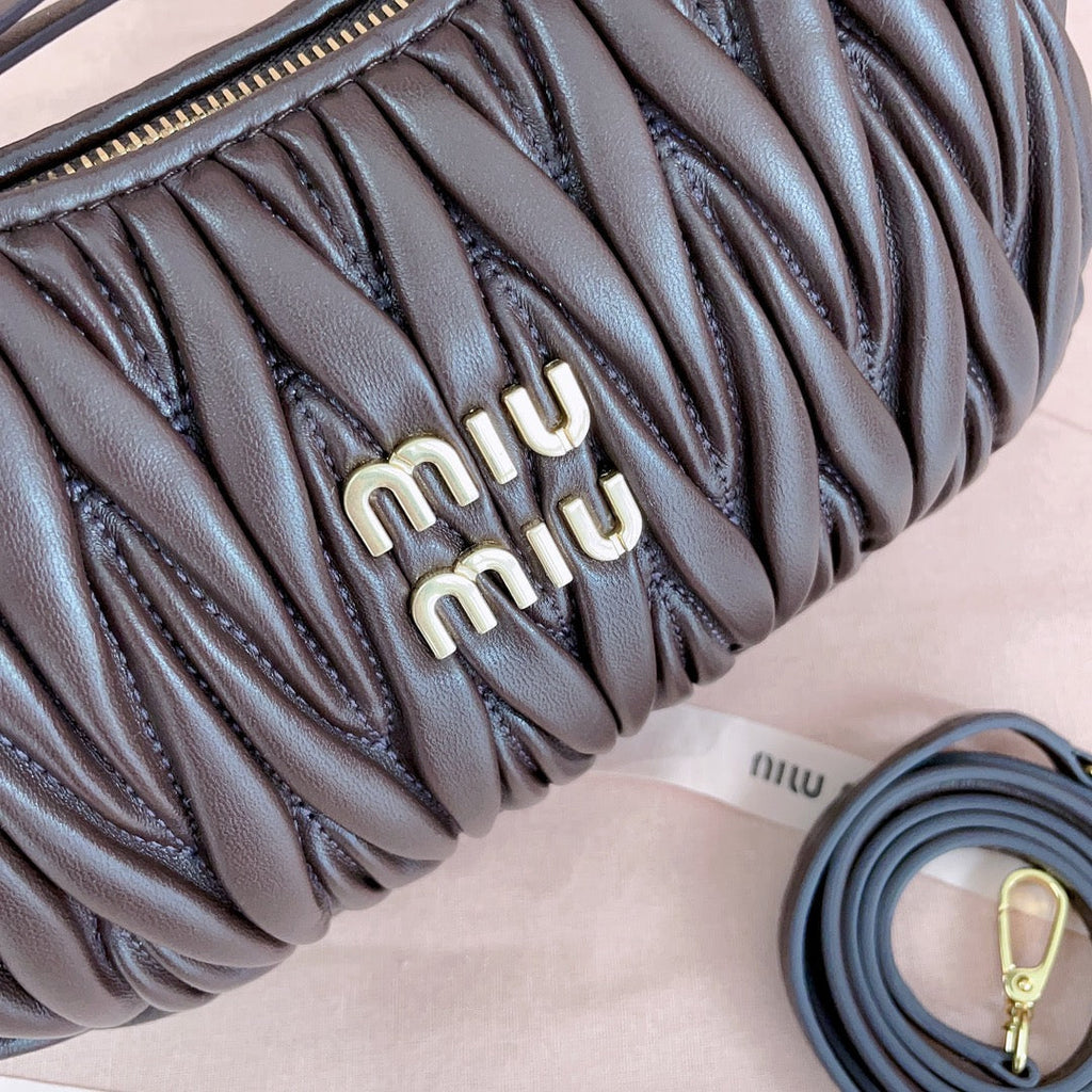 MIU MIU WANDER HANDBAG 23 IN CHESTNUT BROWN LAMBSKIN