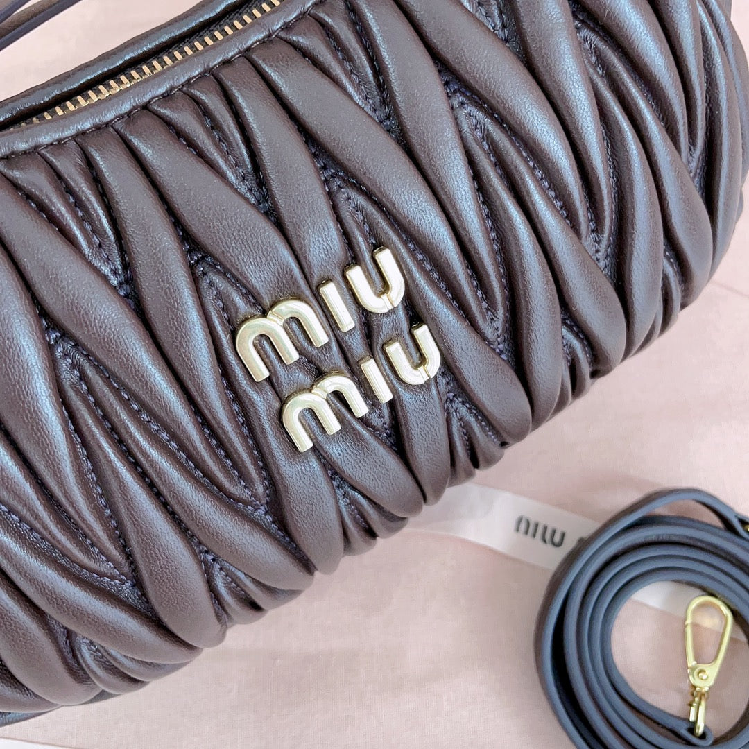 MIU MIU WANDER HANDBAG 23 IN CHESTNUT BROWN LAMBSKIN