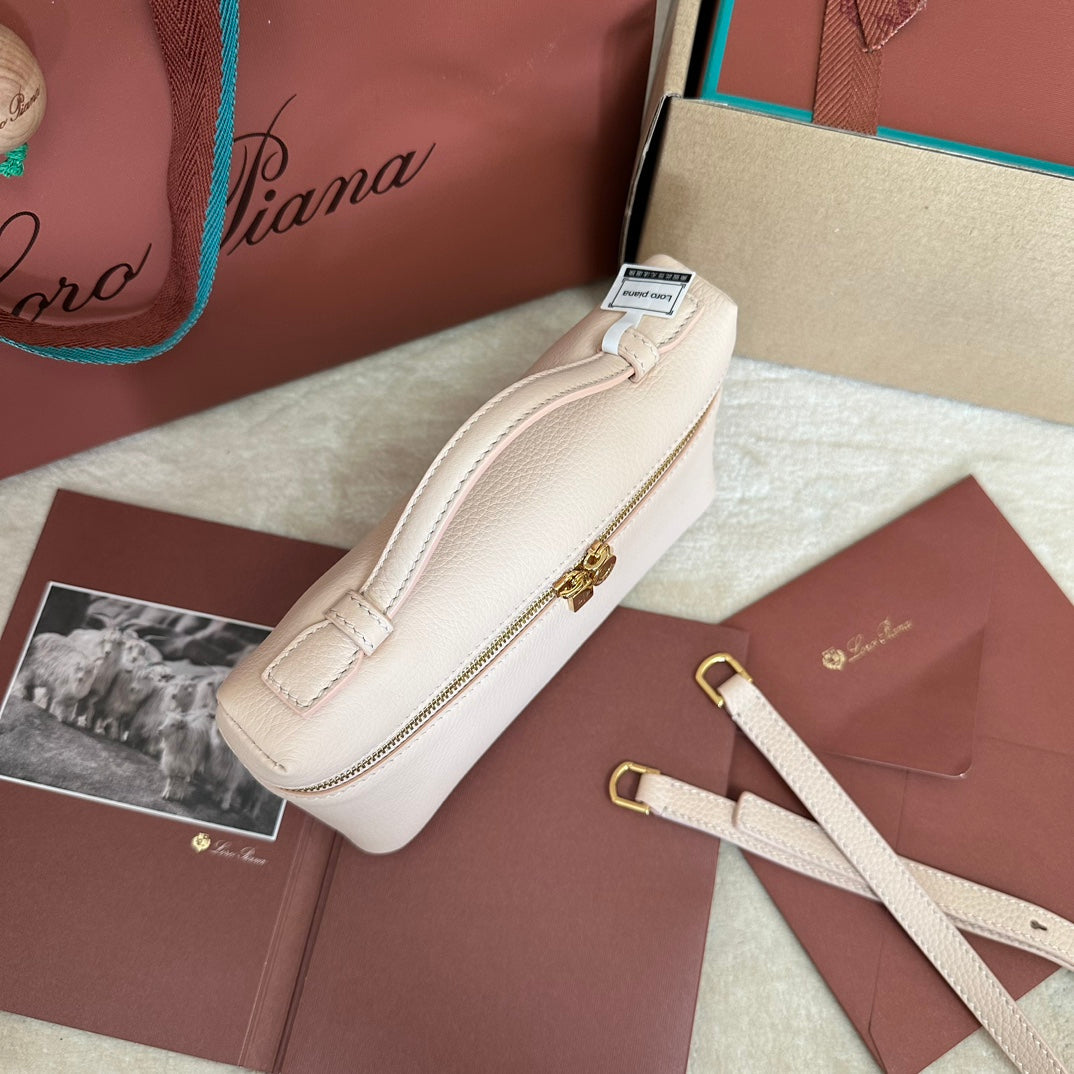LORO PIANA EXTRA POCKET L19 IN LIGHT PINK CALFSKIN WITH GOLD HARDWARE