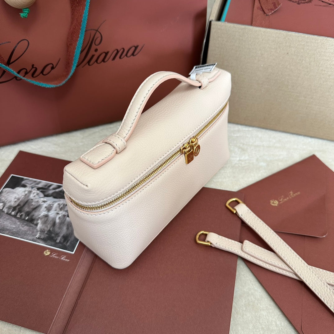 LORO PIANA EXTRA POCKET L19 IN LIGHT PINK CALFSKIN WITH GOLD HARDWARE