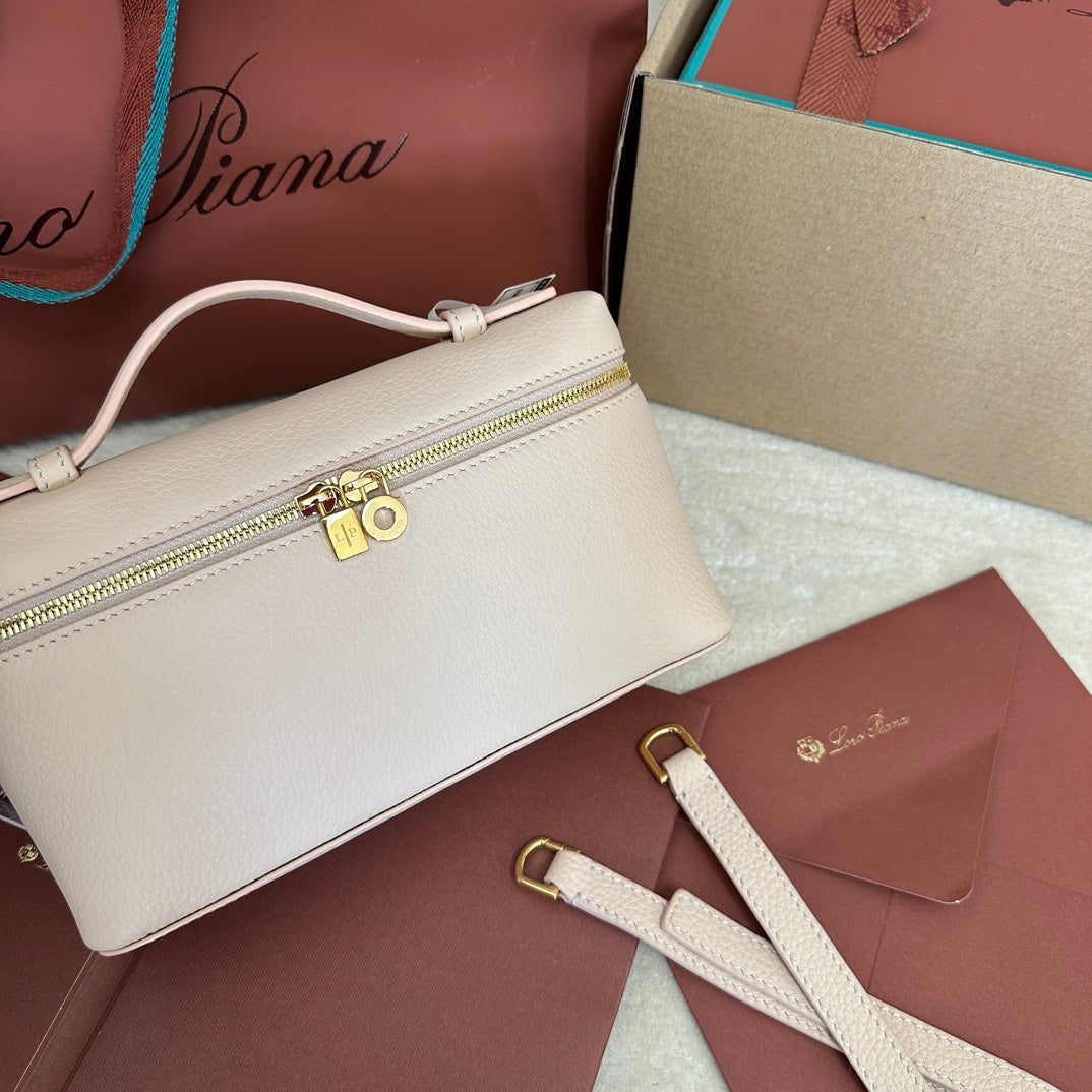 LORO PIANA EXTRA POCKET L19 IN WHITE CREAM CALFSKIN WITH GOLD HARDWARE