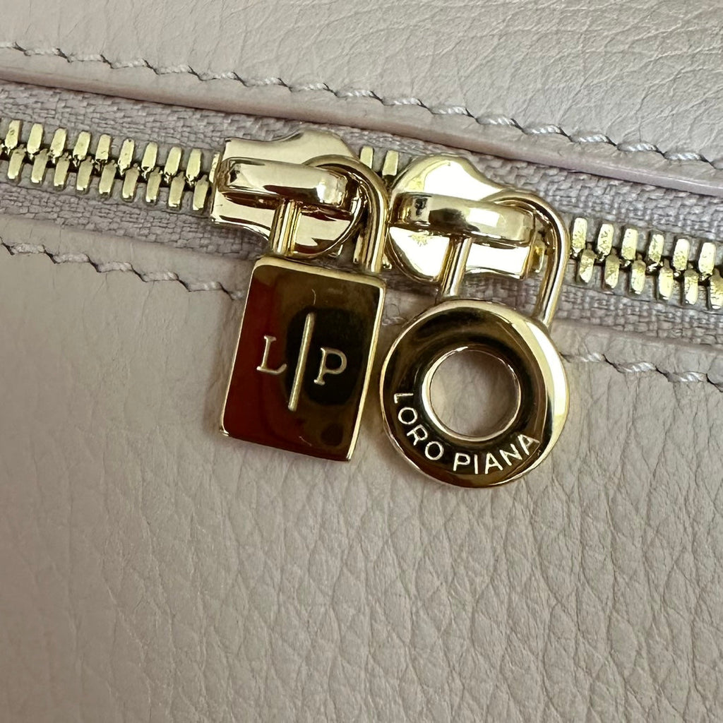 LORO PIANA EXTRA POCKET L19 IN WHITE CREAM CALFSKIN WITH GOLD HARDWARE