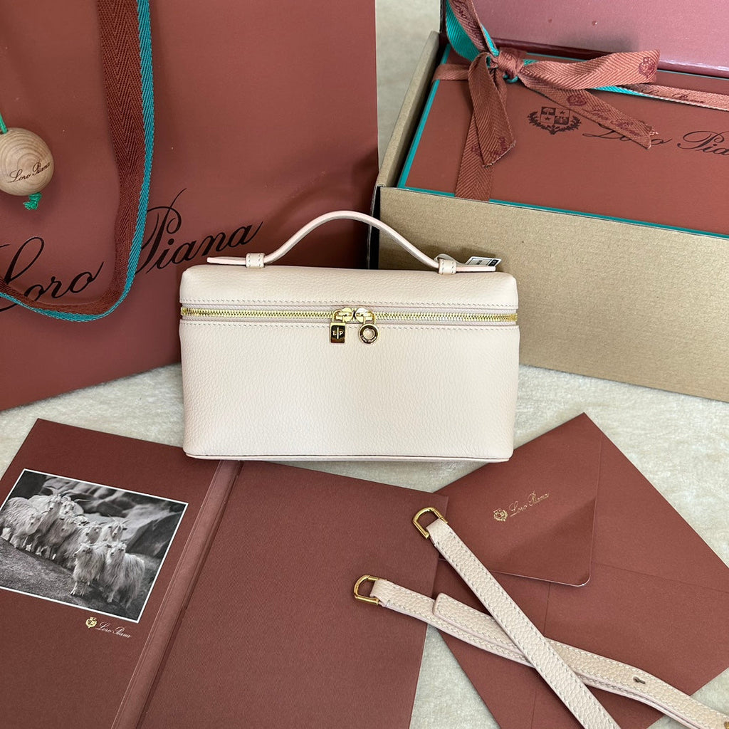 LORO PIANA EXTRA POCKET L19 IN LIGHT PINK CALFSKIN WITH GOLD HARDWARE